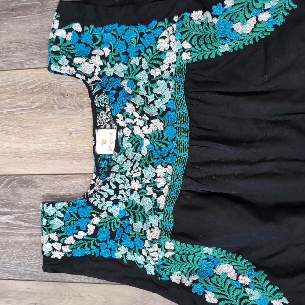 J.Marie Embroidered Top - Picture 2 of 4